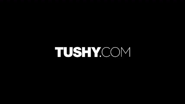 Тугой анальный взрыв у окна с жадной шатенкой